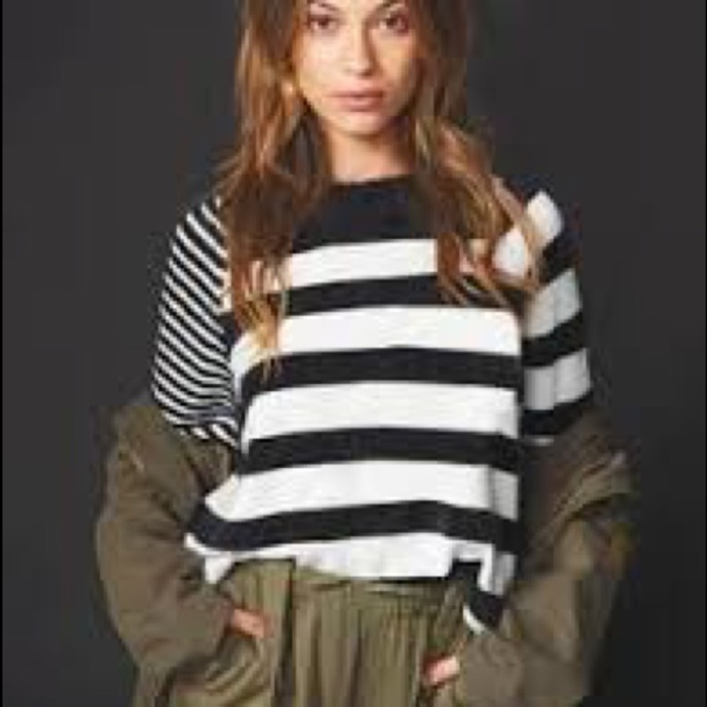 VOLCOM SWEATER - Picture 2 of 5